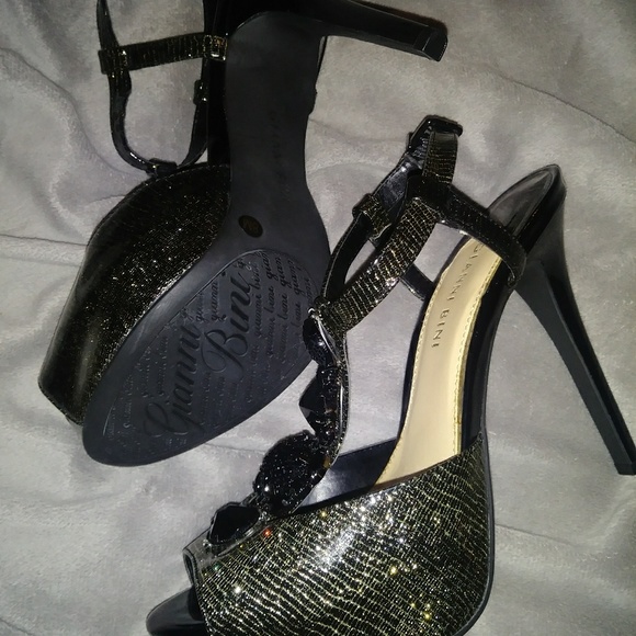 NWOT Black Leather Designer Heels - Picture 7 of 9